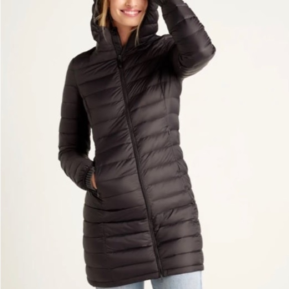 Quince Lightweight Down Long Puffer Jacket
